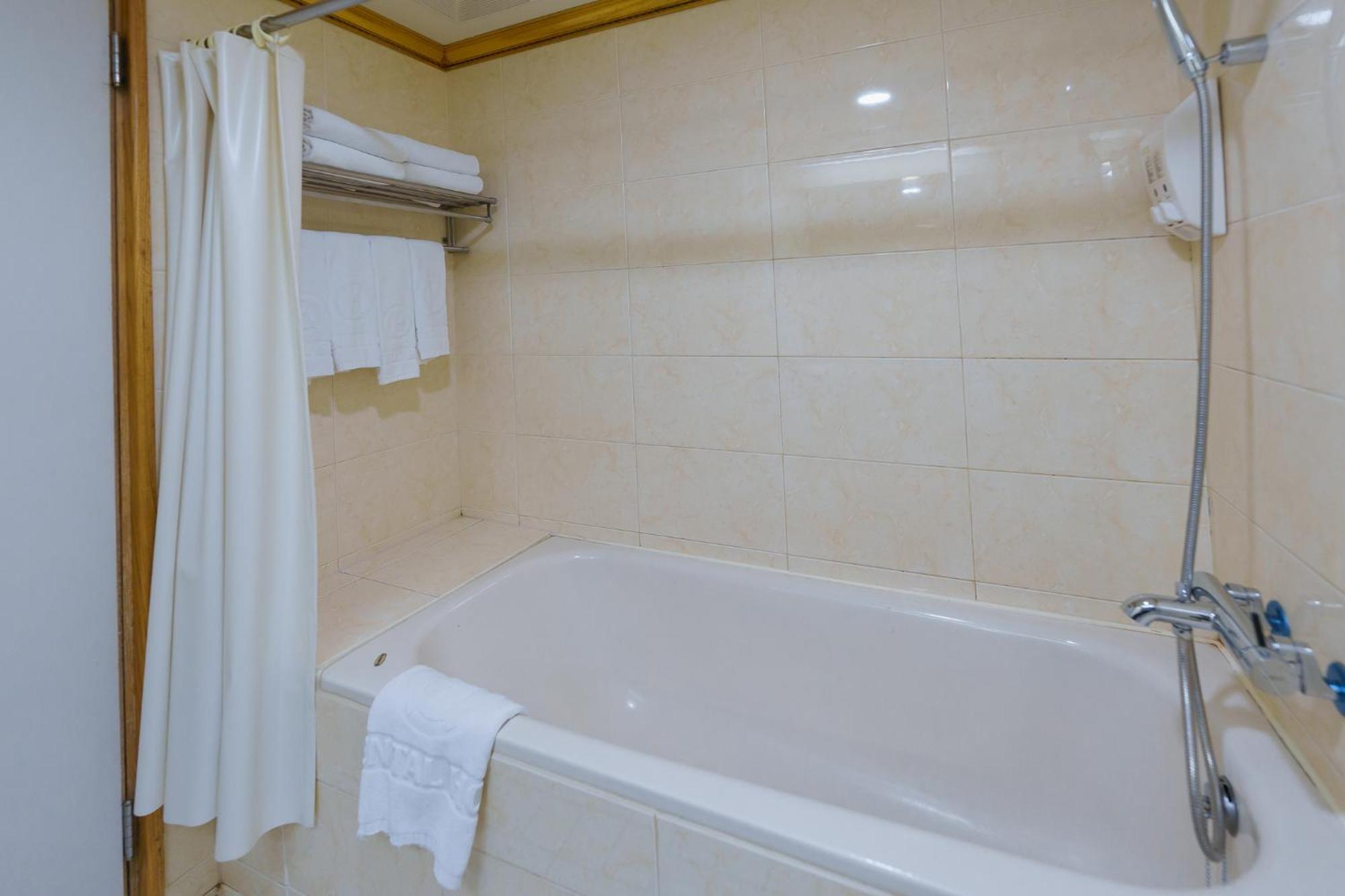 Oriental Hotel Tajnan Kültér fotó