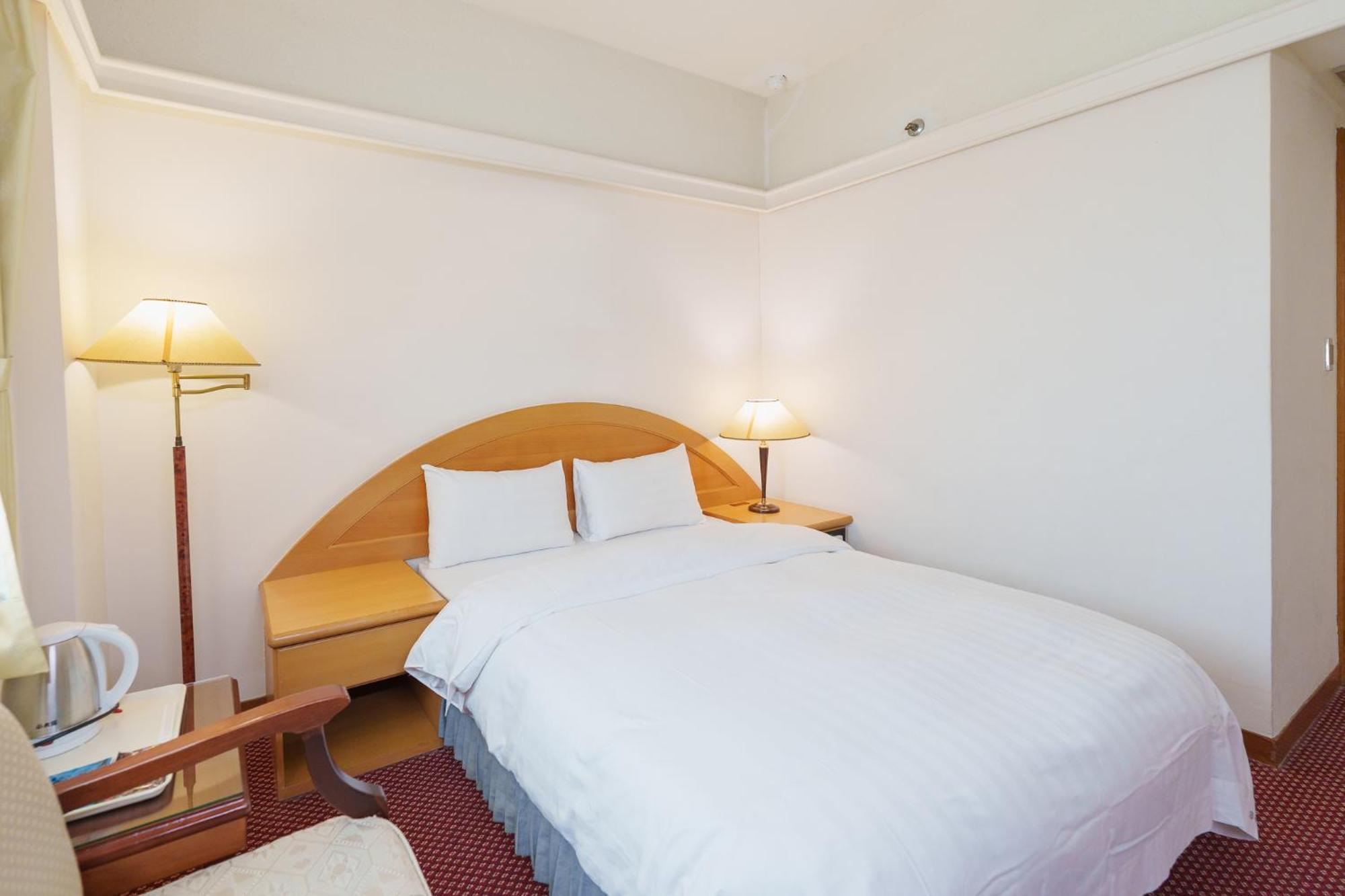 Oriental Hotel Tajnan Kültér fotó